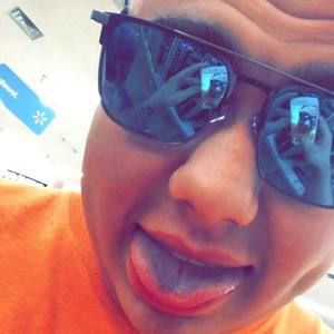 Meet your Posher, Darien